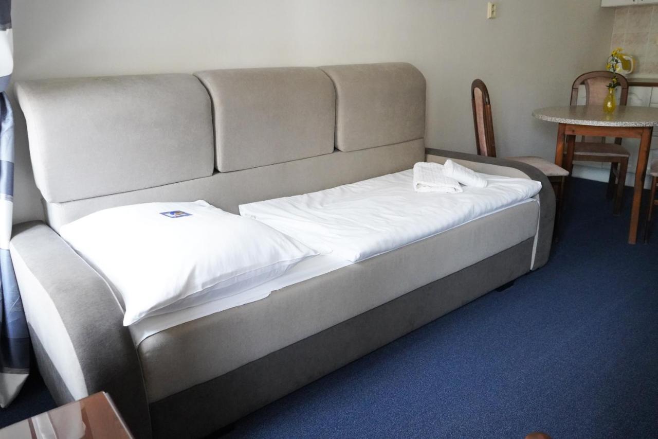 Ea Apartmany Mozart Карловы Вары Экстерьер фото